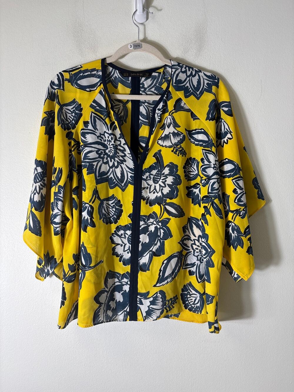 Zara Navy and Yellow Floral V-Neck Top Sz XL